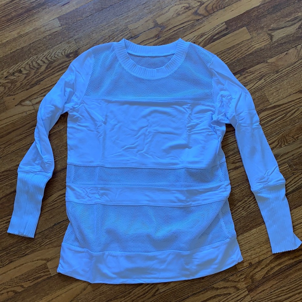 Alo small white sweater, gently used, no rips or tears